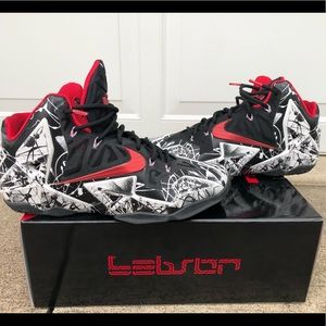 Nike LeBron XI Graffiti - size 11.5